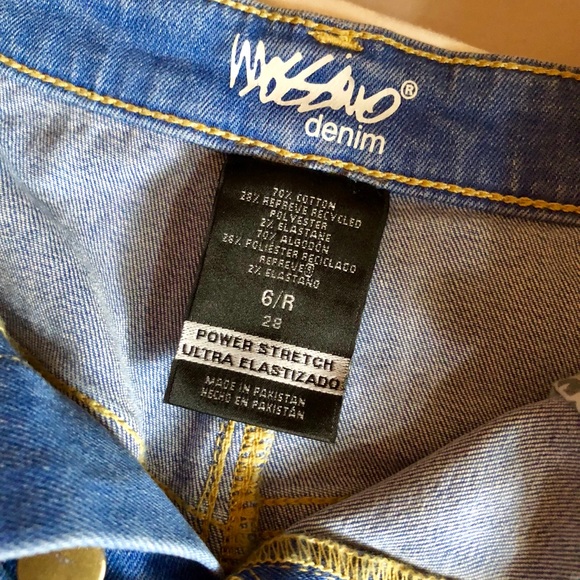 Cute Denim Skirt! - Picture 5 of 5